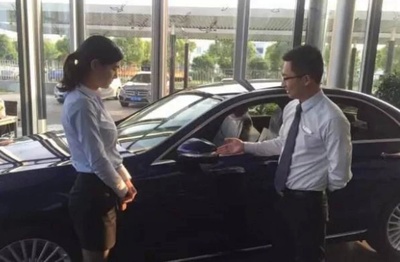 奔驰销售员的真实收入揭秘 90后小伙晒出三月薪资单，网友直呼难以置信