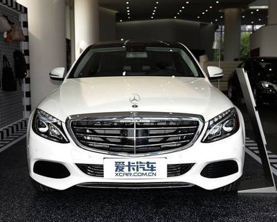 三叉星徽全球闪耀 奔驰汽车的百年全球梦想 & 销售要略